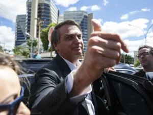 bolsonaro-policia-federal_mcamgo_abr_260420231818-4.webp.webp