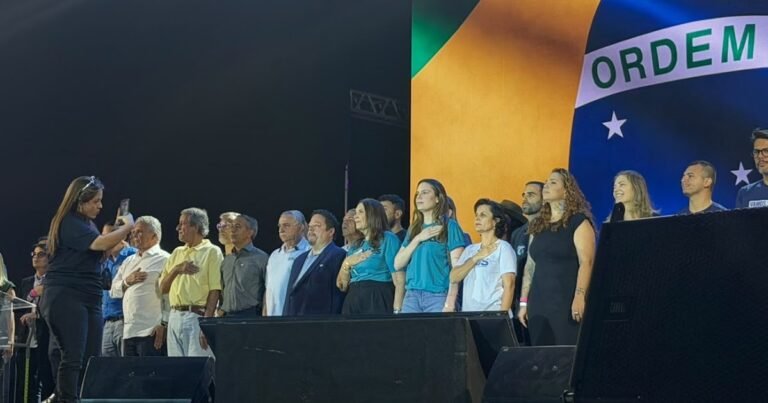 acabou-a-duvida-bia-kicis-ao-lado-de-valdemar-confirma-michelle-bolsonaro-ao-senado-pelo-df-3-1300x7.jpeg